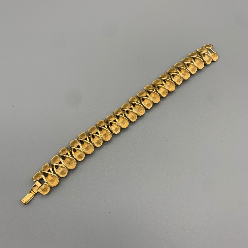 Vintage Signed KRAMER Etched Brushed Gold Two Tone Link Panel Bracelet.